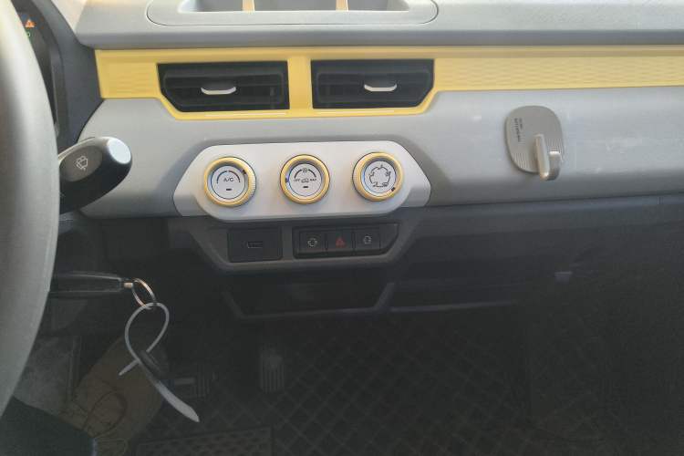 Used Chery QQ Ice Cream 2022 120km Conical Shape Lithium Iron Phosphate