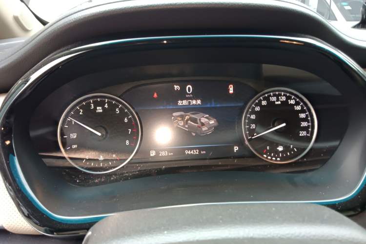 Used Buick GL8 2023 Facelifted Land Cruiser Executive Luxury Version
