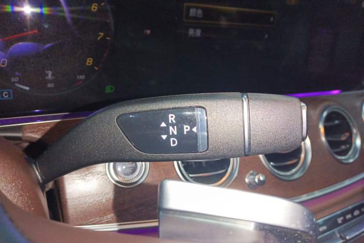 Used Mercedes-Benz E-Class 2022 Second Facelift E 300 L Luxury Edition
