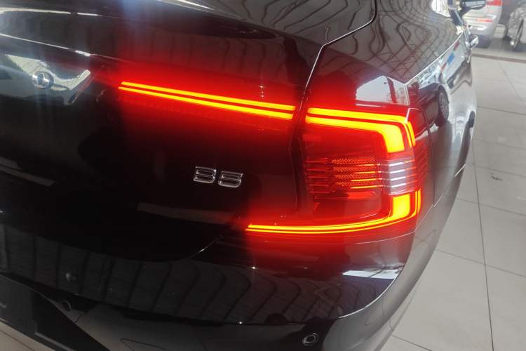 Used Volvo S90 2024 B5 Zhiyuan Luxury Edition
