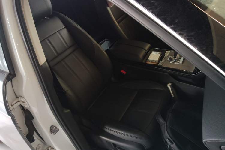 Used Land Rover Range Rover Evoque 2021 Range Rover Velar L 249PS R-Dynamic First Edition
