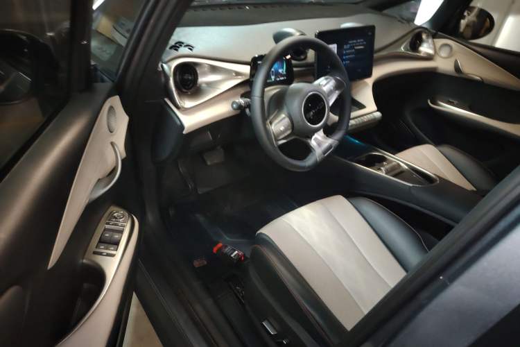 Used BYD Dolphin 2023 420 km Fashion Edition
