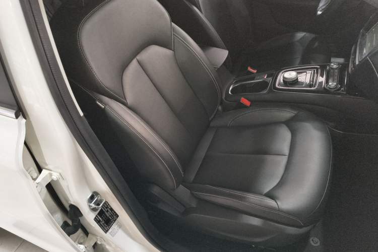 Used Roewe Ei5 2018 Internet Luxury Edition
