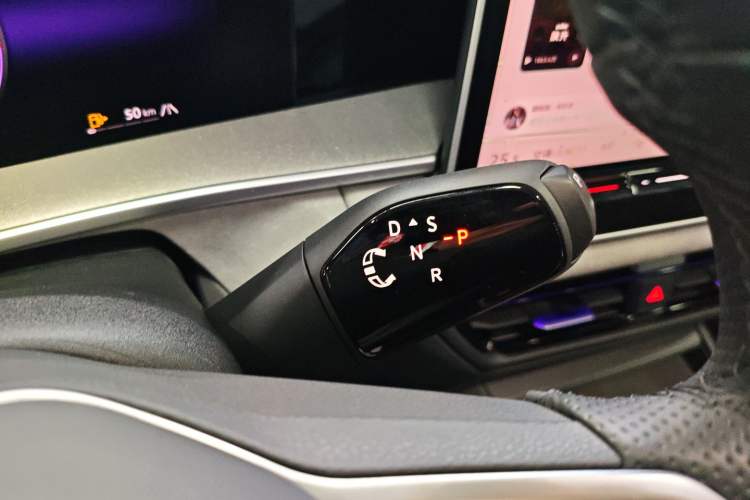 Used Volkswagen Tayron 2025 Tiguan L 380TSI 4Motion Luxury
