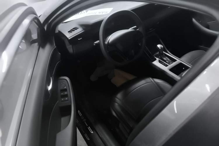 Used Roewe i5 2023 1.5L CVT Luxury Edition
