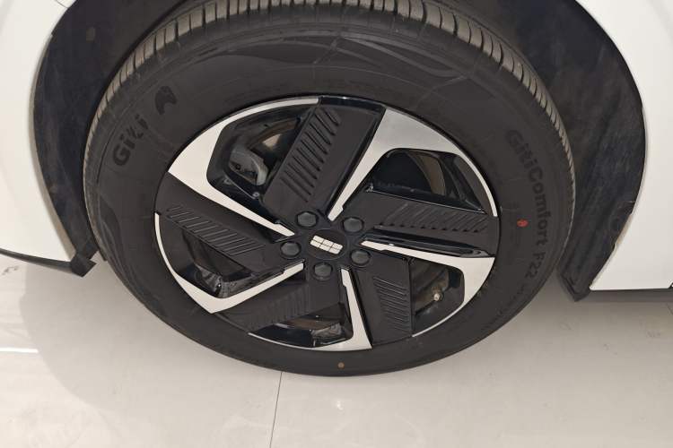 Used  L6 2025 EM-i 140km Explorer+ Edition