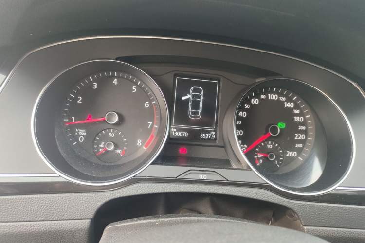 Used Volkswagen Magotan 2017 330TSI DSG Leading Model
