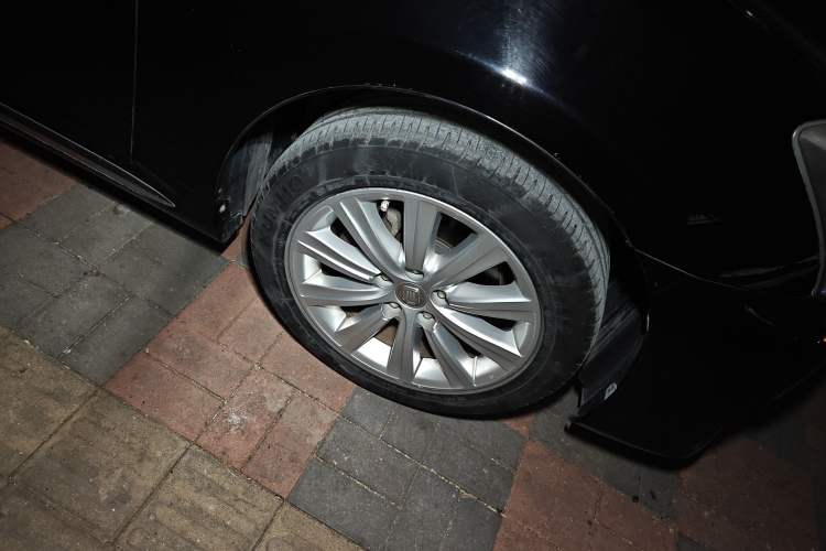 Used Toyota Crown 2012 2.5L Royal Leather Edition
