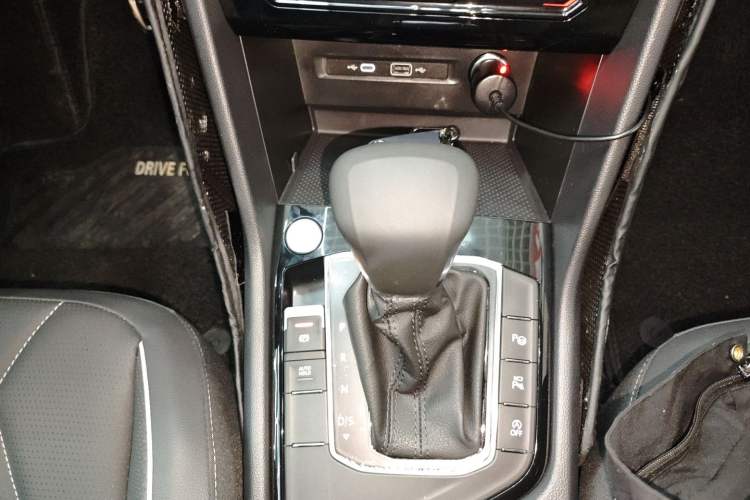 Used Volkswagen Tiguan L 2024 330TSI Automatic Two-Wheel Drive R-Line Enhanced Edition
