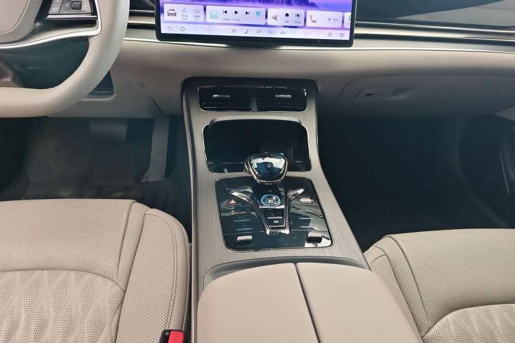 Used BYD Han 2025 EV with 701 km of Laser Radar-Enabled Intelligent Driving
