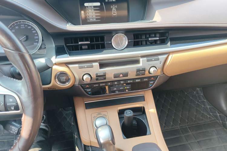 Used Lexus ES 2015 200 Elite Edition
