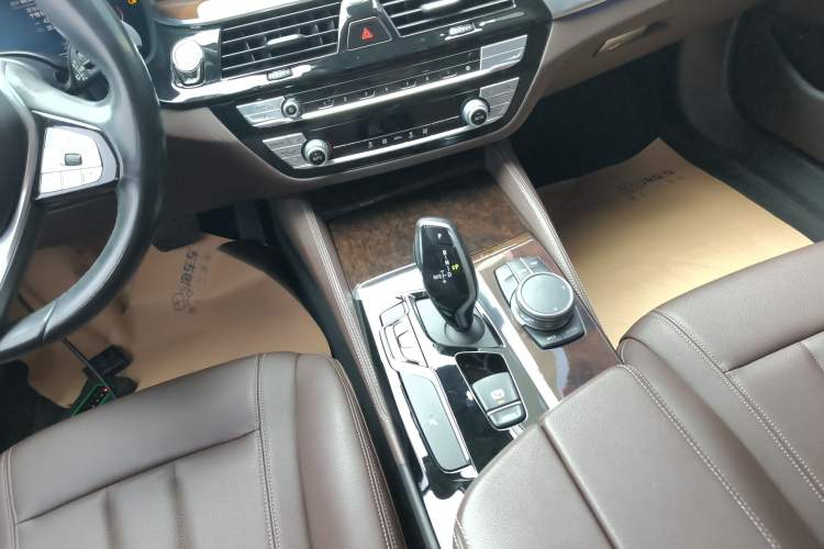 Used BMW 5 Series 2020 525Li Luxury Package