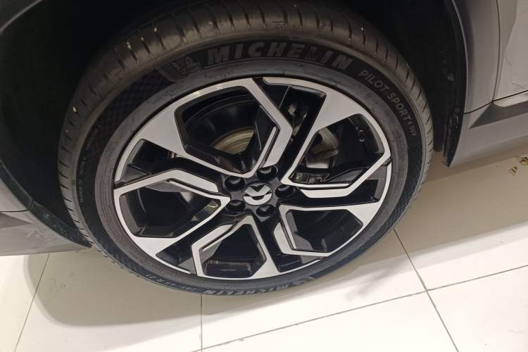 Used Nio ES8 2020 415 km Signature Edition 6-Seater Version
