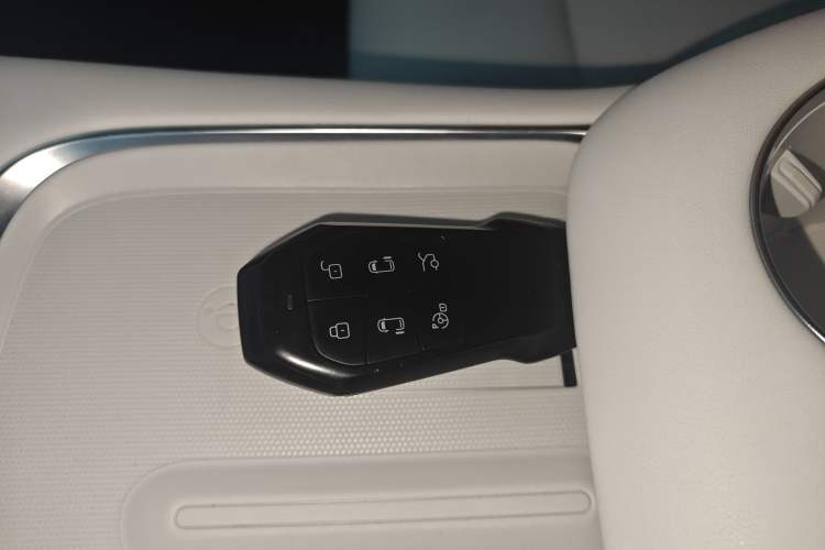 Used XPeng X9 2024 610 Long-Range Pro