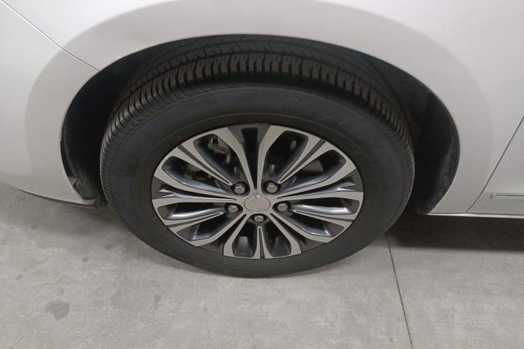 Used Buick GL8 2021 Land Cruiser Executive Class 652T Luxury Model
