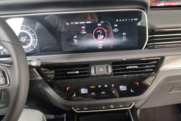 Used Hongqi HS5 2022 Revised Version 2.0T Smart Connect Flagship Edition
