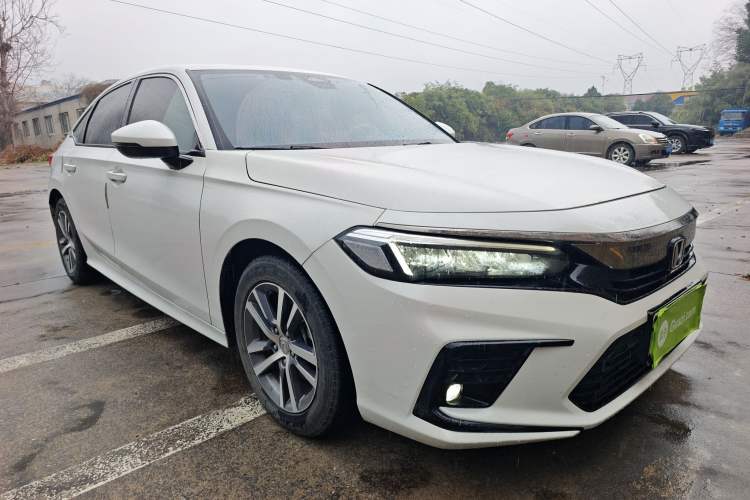 Used Honda Civic 2023 240TURBO CVT Dynamic · Center Stage Special Edition