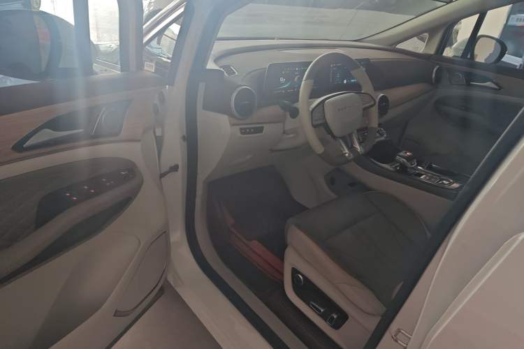 Used FORTHING Yacht 2024 1.5T DCT Guanhai Edition
