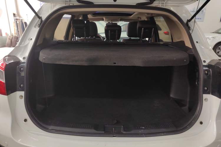 Used Suzuki S-Cross 2015 1.4T Manual Two-Wheel Drive Prestige Model