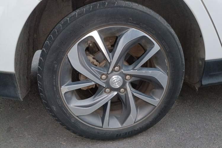 Used Buick Velite 6 2019 Connected Fashion Model