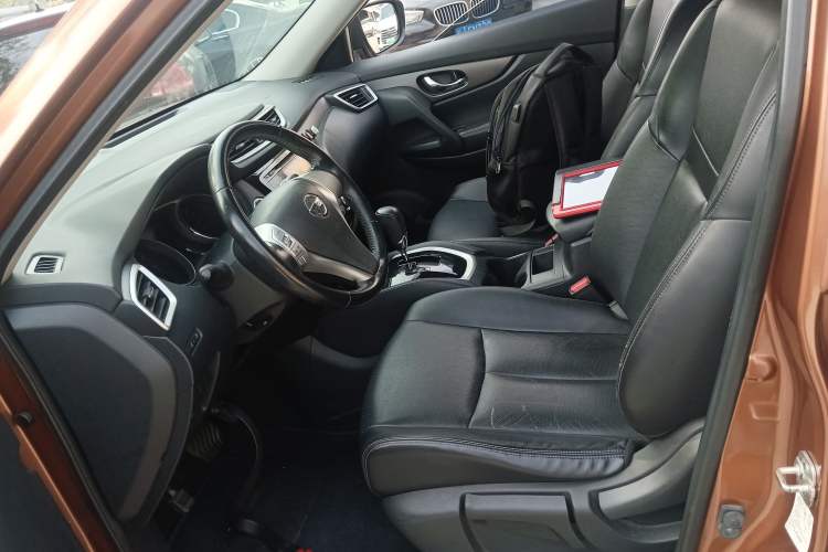 Used Nissan X-Trail 2015 2.0L CVT Comfort MAX Edition 2WD
