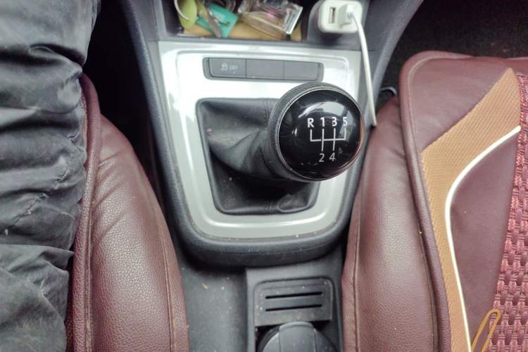 Used Volkswagen Lavida 2013 Revised Classic 1.6L Manual Fashion Edition