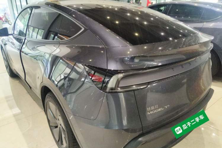 Used Tesla Model Y 2025 Long-Range All-Wheel Drive First Edition