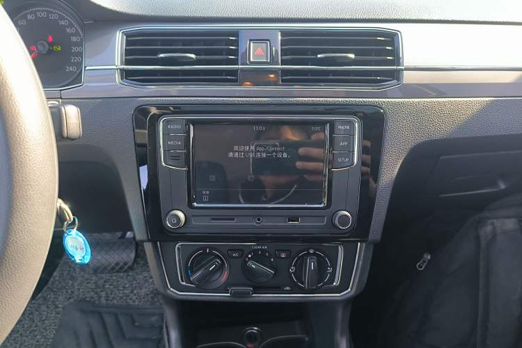 Used Volkswagen Santana 2016 1.6L Automatic Comfort Edition
