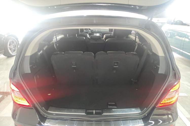 Used Mercedes-Benz R-Class 2017 R 320 4MATIC Business Edition Prestige Model