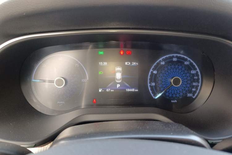 Used Hongqi E-QM5 2023 Base Travel Edition
