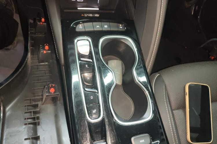 Used Buick Envision 2022 Facelift Encore S 552T Two-Wheel-Drive Luxury Model
