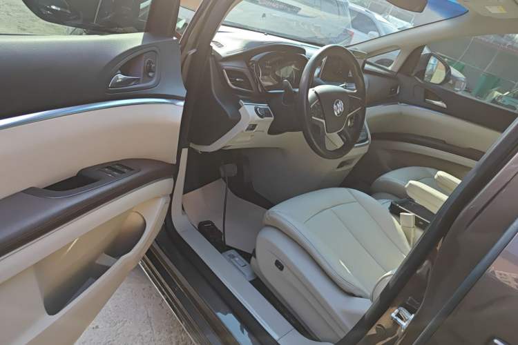 Used Buick GL8 2023 Land Executive Class Smart Enjoyment Model