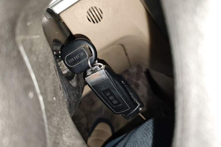 Used Buick Excelle 2013 1.5L Manual Classic Model
