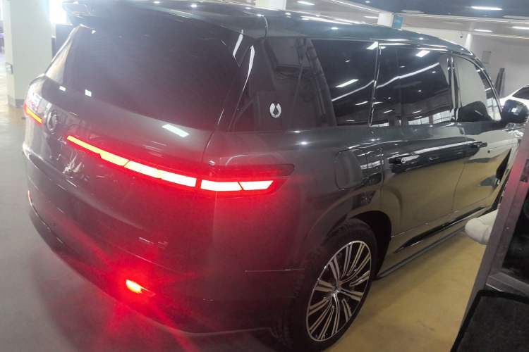 Used Denza N9 2025 Flagship Model
