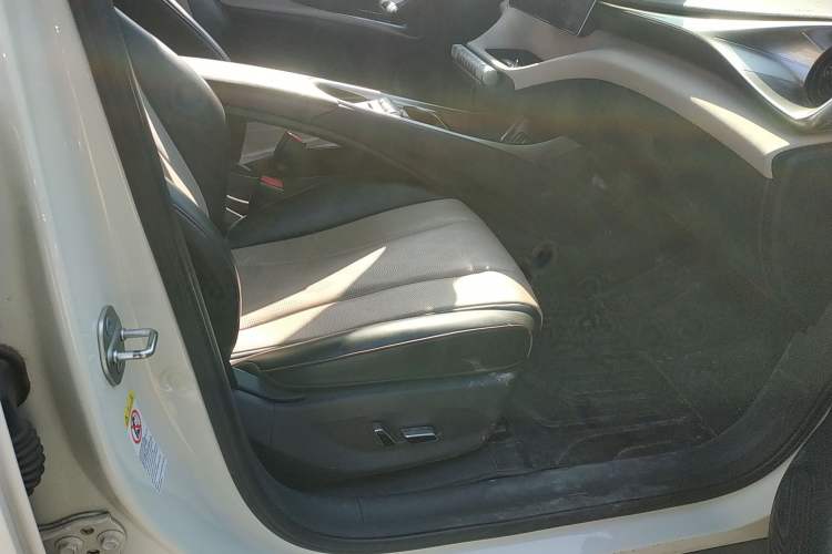 Used BYD Dolphin 2023 420 km Fashion Edition
