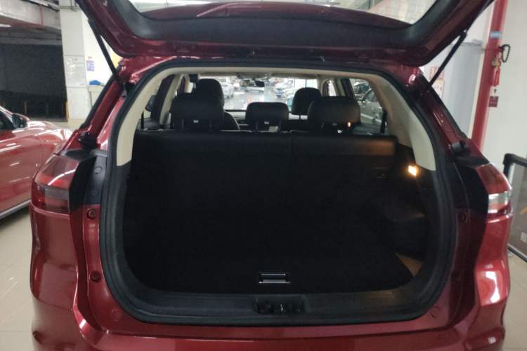 Used Geely Auto Emgrand X7 Sport 2018 1.8TD Automatic Two-Wheel Drive Smart Connect 4G Internet Edition
