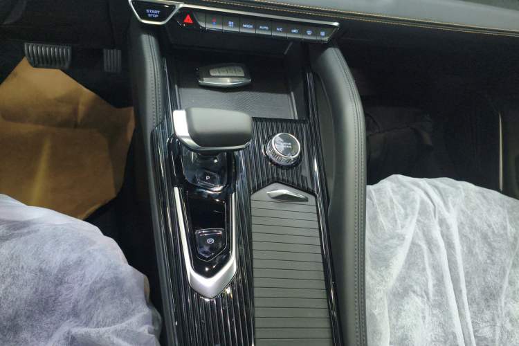 Used Geely Auto Monjaro L 2024 2.0TD DCT EVO Two-Wheel Drive Long-Range Version
