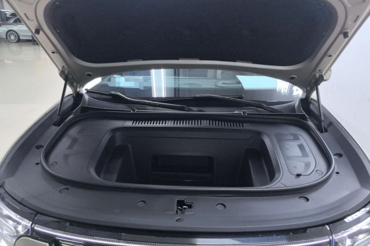 Used  #5 2024 Ultra-Long Range Extraordinary Journey Luxury Edition
