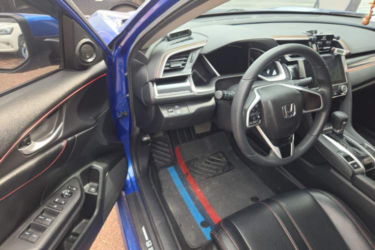 Used Honda Civic 2016 220TURBO CVT Luxury Edition
