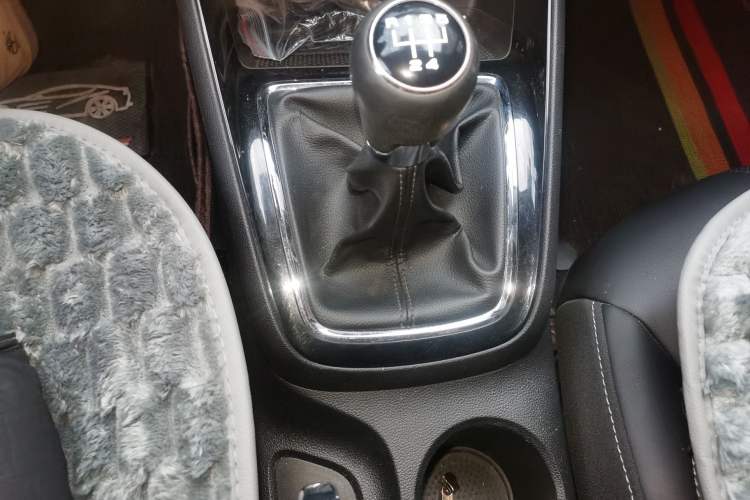 Used Roewe i5 2019 1.5L Manual 4G Connectable Langhao Edition