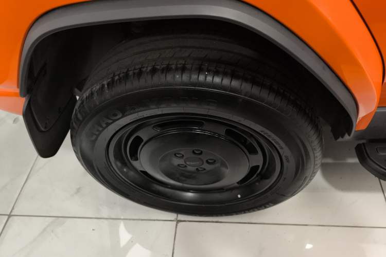 Used  V23 2025 401 Two-Wheel Drive Advanced Edition
