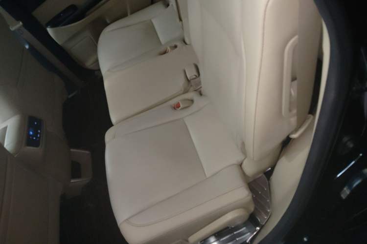 Used Toyota Highlander 2015 2.0T Two-Wheel Drive Elite Edition 7 Seats
