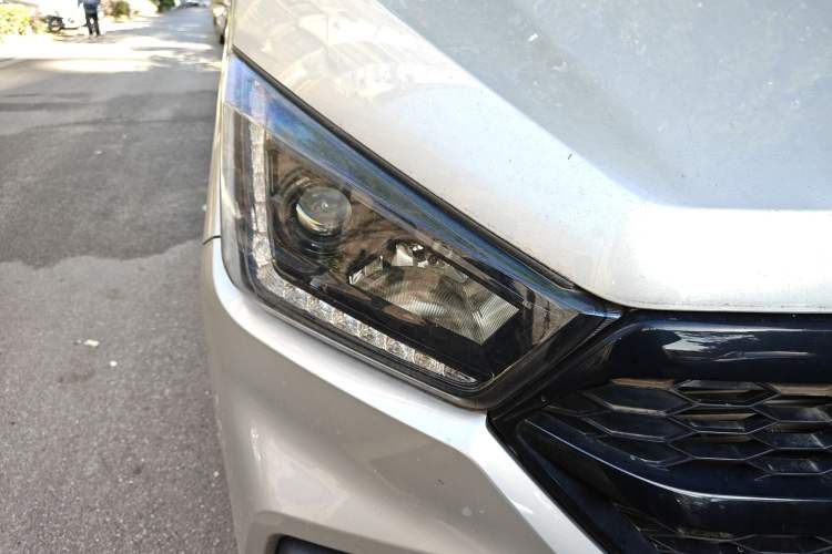 Used JMC Transit 2021 2.8T Space King Standard Version Long Wheelbase Mid-Height Roof Rear Single Tire – Step 6-Seater Diesel China VI Emission Standard JX493