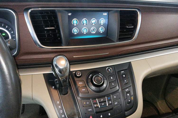 Used Buick GL8 2018 28T Luxury Model China VI Standard