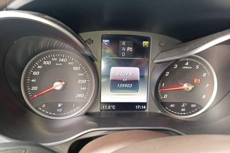 Used Mercedes-Benz GLC 2017 GLC 260 4MATIC Luxury Model