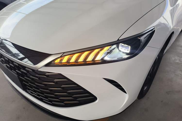 Used BYD Qin PLUS 2025 DM-i Smart Drive 55KM Leading Model
