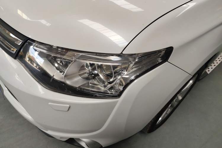 Used Mitsubishi Outlander 2013 2.4L 4x4 Luxury Navigation Edition 5 Seats
