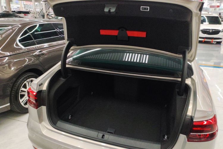 Used Volkswagen Phideon 2016 380TSI Two-Wheel-Drive Executive Version