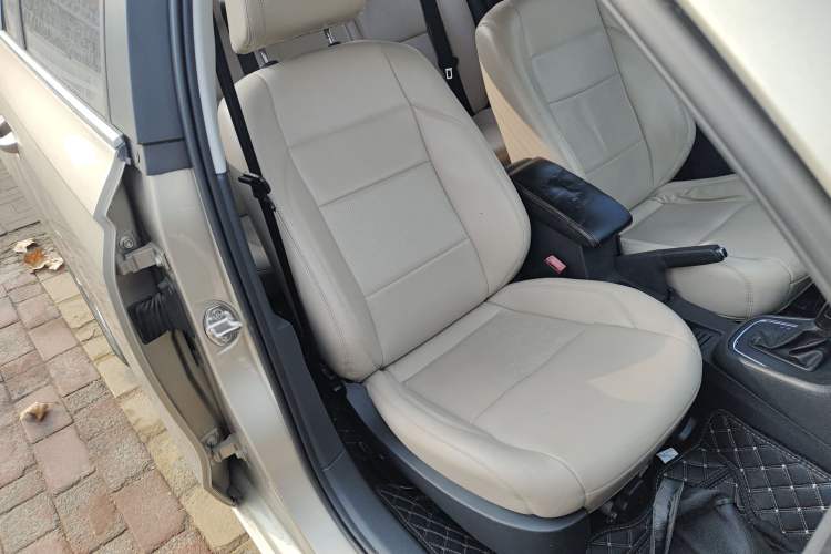 Used Volkswagen Bora 2016 1.6L Automatic Fashion Model
