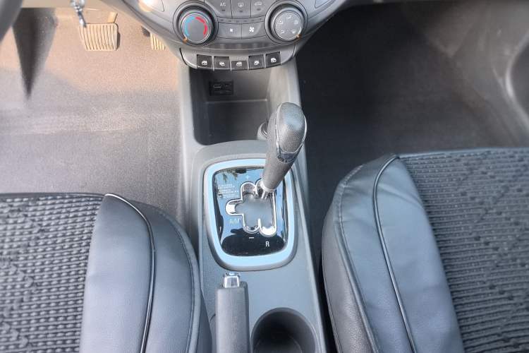 Used Chevrolet Sail 2015 Sail 3 1.5L AMT Happiness Sunroof Edition
